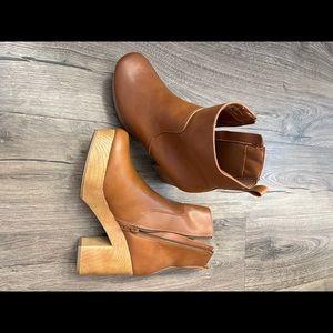 Universal thread boots